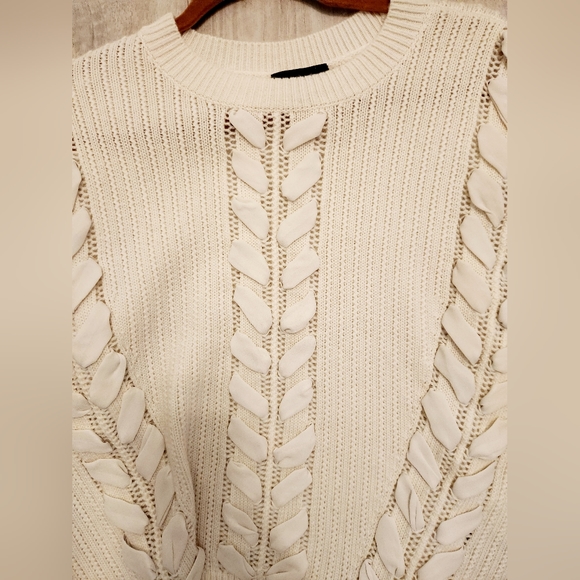 Club Monaco White Sweater.  Size Small - Picture 5 of 9